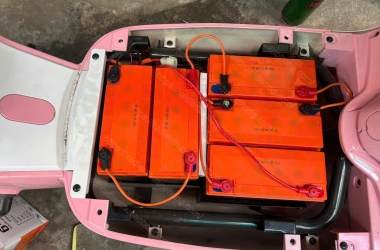 THAY ACQUY XE ĐIỆN TẠI NHÀ NHÀ BÈ